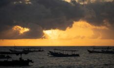 Menyusuri Jejak Kehidupan Nelayan Tradisional di Pesisir Indonesia yang Kian Terimpit Zaman