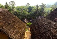 Masyarakat adat menjaga kelestarian hutan tradisi yang menjadi benteng pertahanan ekosistem alam dan sumber kearifan hidup berkelanjutan di Indonesia.