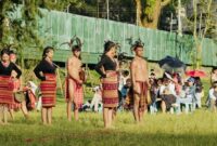 Masyarakat adat di Nusantara mempraktikkan tradisi turun-temurun untuk memelihara kelestarian hutan dan sumber daya air secara berkelanjutan.