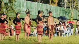 Masyarakat adat di Nusantara mempraktikkan tradisi turun-temurun untuk memelihara kelestarian hutan dan sumber daya air secara berkelanjutan.