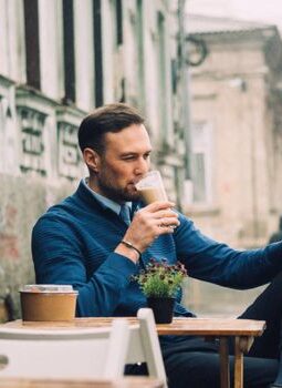 Menghitung Jejak Karbon dari Secangkir Kopi Pagi dan Pilihan Gaya Hidup Urban
