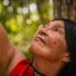 Para tetua dan pemuda adat bersama-sama melakukan pemetaan partisipatif untuk menentukan batas wilayah kelola adat demi mendapatkan kepastian hukum dari pemerintah.