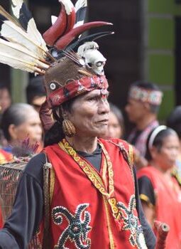 Menjaga Napas Rimba Nusantara Lewat Kehangatan Cangkir Kopi dan Kearifan Tradisi Adat